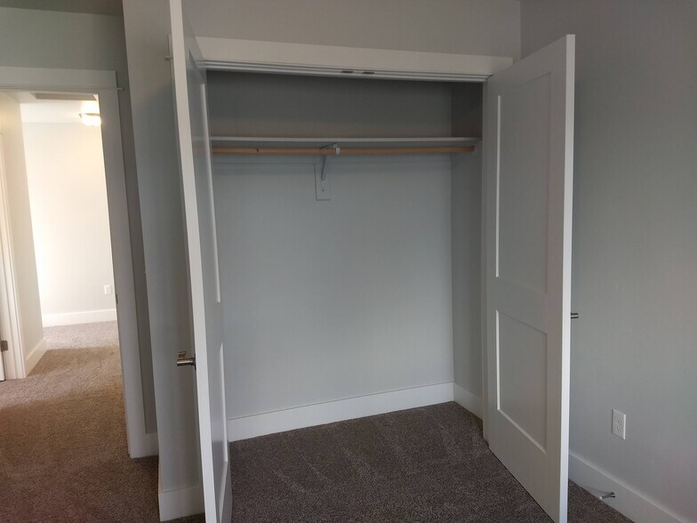 Building Photo - 712 N 12th St