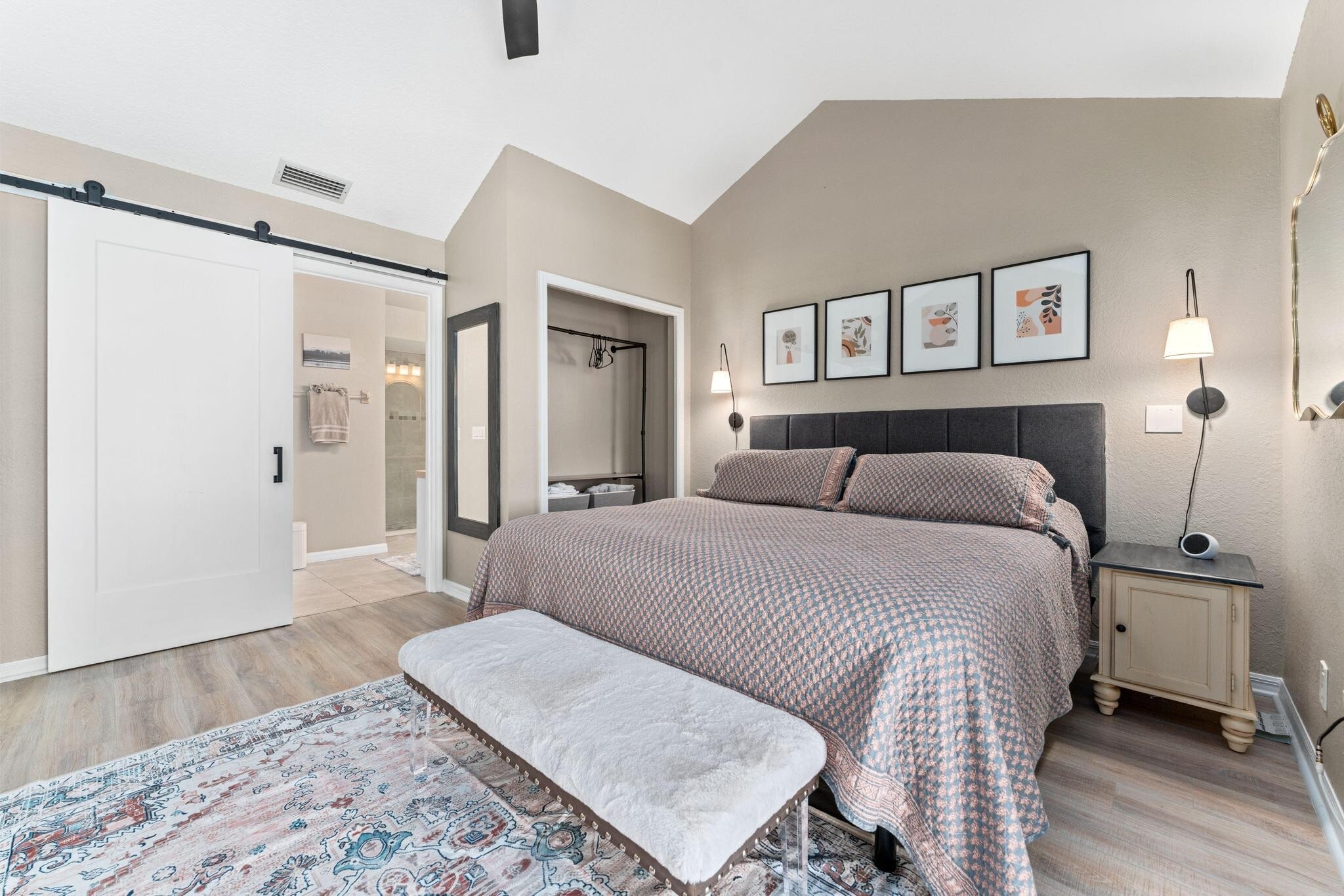 Master Bedroom - 7906 Swiss Fairways Ave