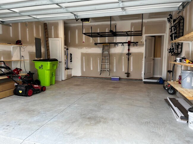 Building Photo - Beautiful Home in New Bern West