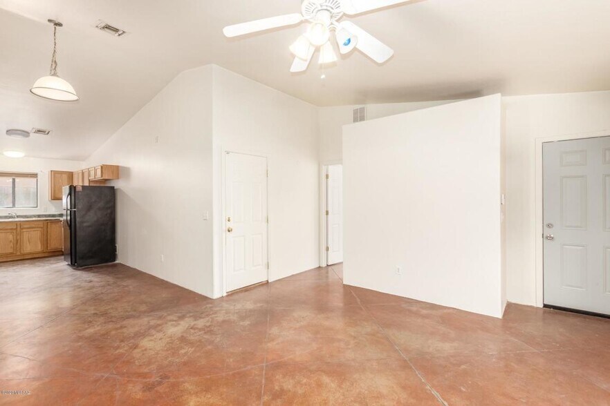 Building Photo - 405 E Geronimo Bluff Loop