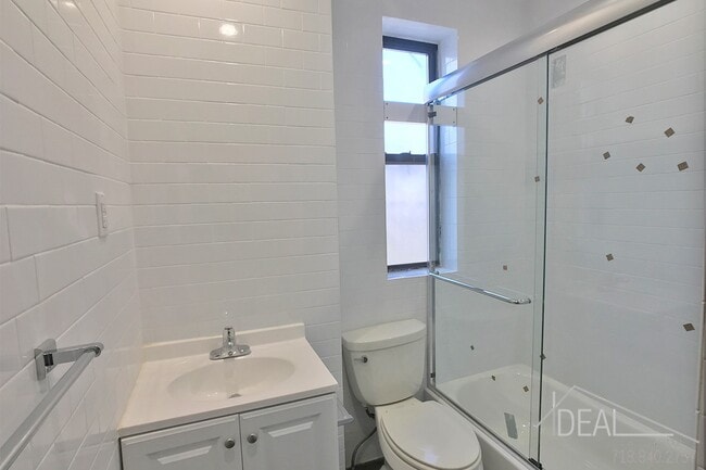 Building Photo - 229 Saint Johns Place #2DR