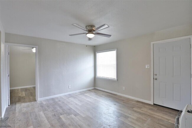 Building Photo - 1202 S San Jose Dr