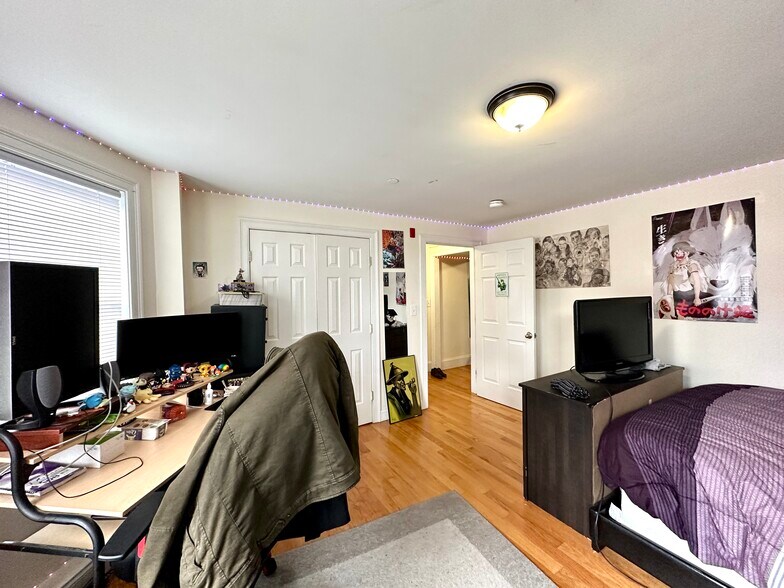 Building Photo - 107 Fisher Ave