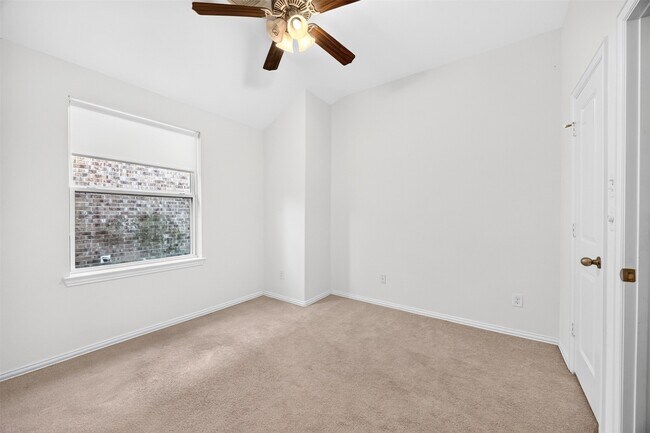 Building Photo - 16131 Sommerall Creek Ln