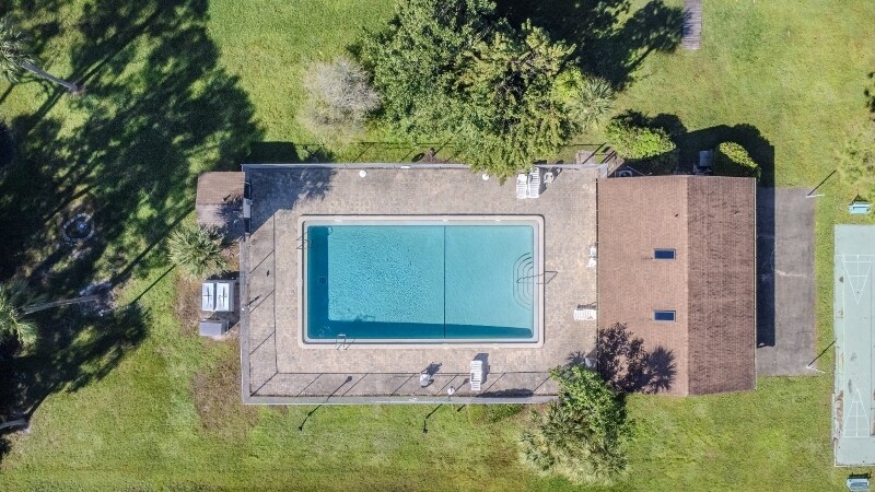 Building Photo - 1515 Huntington Ln