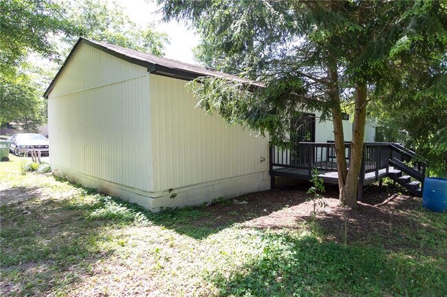 Building Photo - 504 Ash Ln