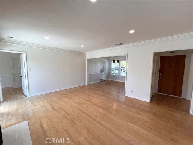 Building Photo - 5618 Fallsgrove St