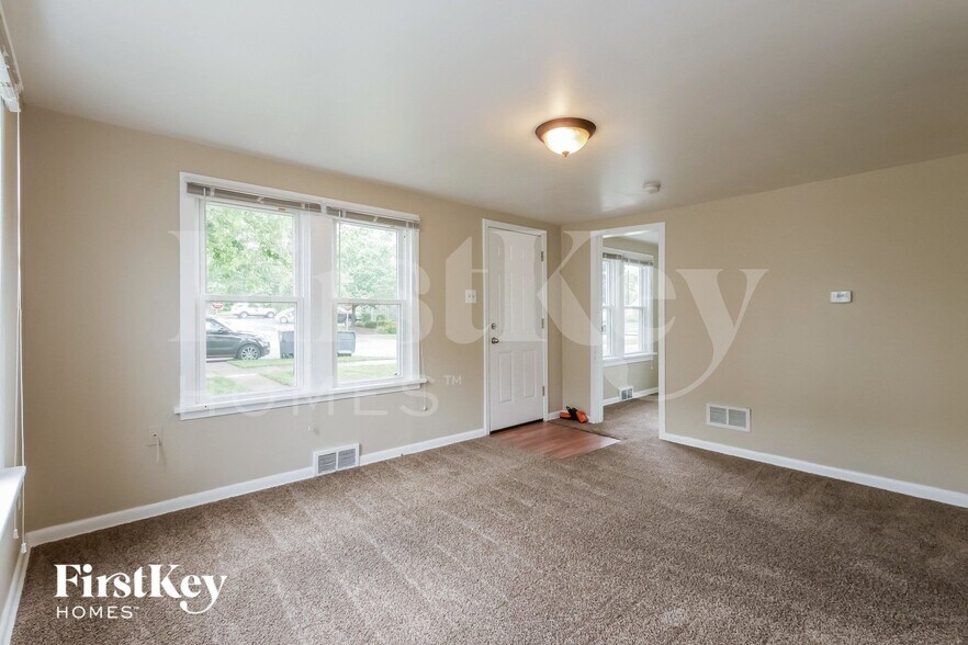 Building Photo - 519 S Elmwood Ave