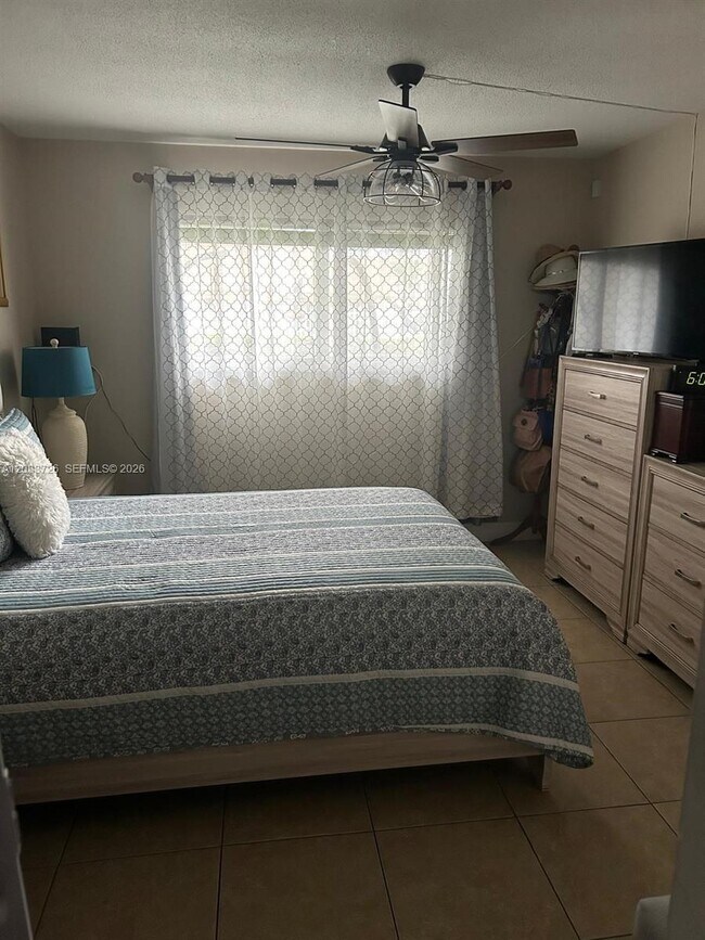 Building Photo - 7450 Miami Lakes Dr