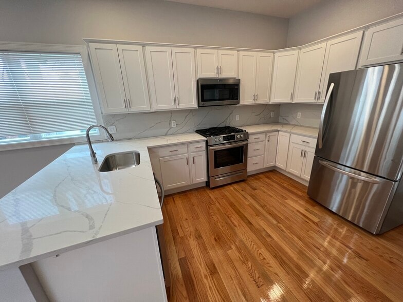 Building Photo - 130 Cross St