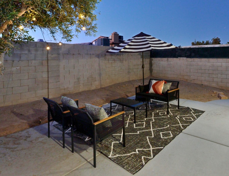 Building Photo - 7804 Sparkle Ave