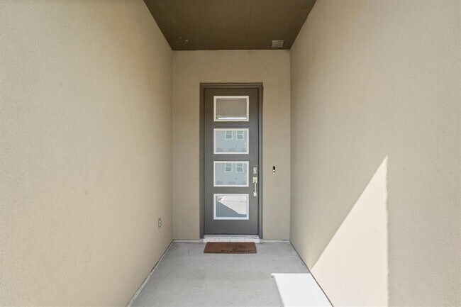 Building Photo - 14334 Winema View Ln