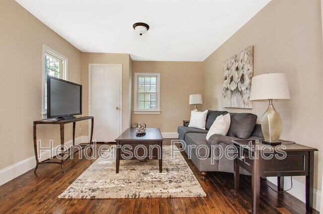 Building Photo - 217 Skyland Ave