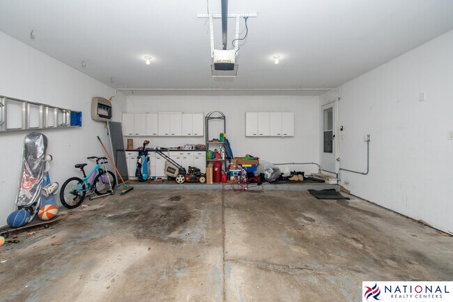 Building Photo - 37709 Glengrove Dr