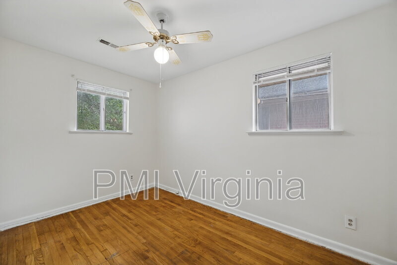 Building Photo - 430 Greenbriar Ave