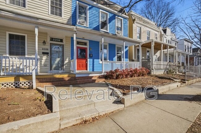 Building Photo - 2206 Parkwood Ave