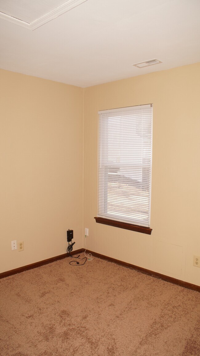 Building Photo - 1504 Crawley Cir