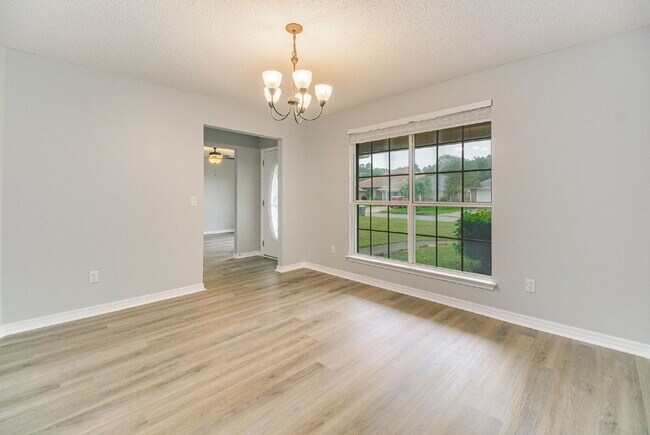 Building Photo - Beautiful property in highly desirable Lilian Woods Subdivision!