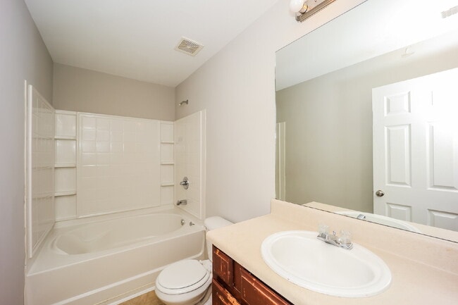 Building Photo - 2396 Camden Oak Way