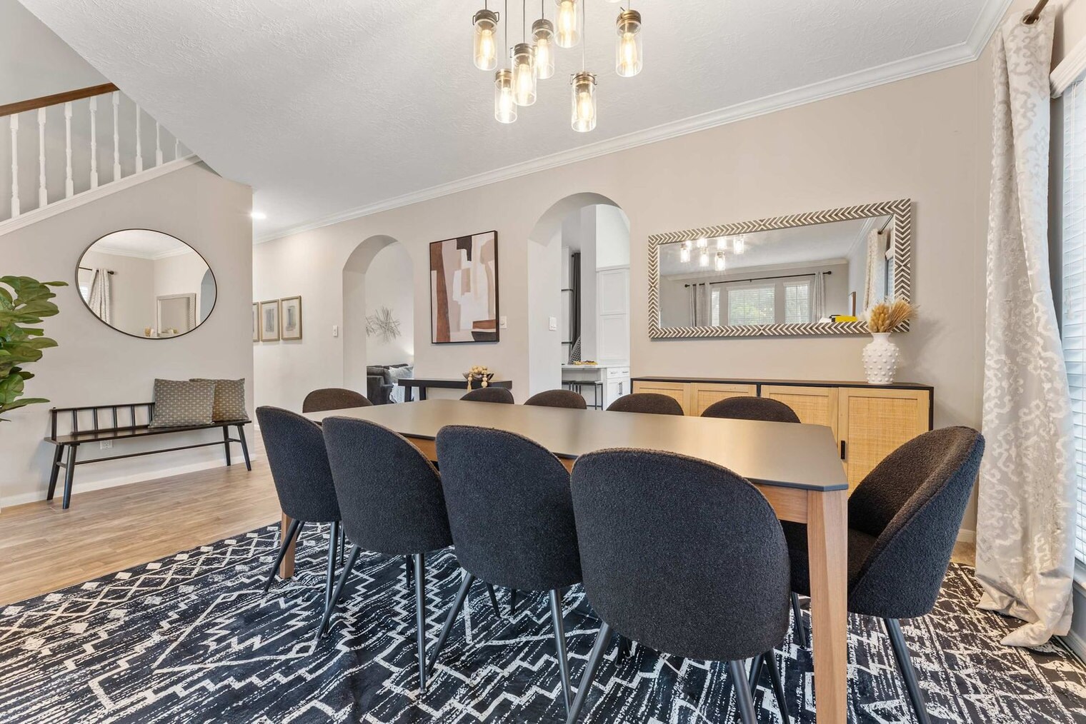 Building Photo - 1905 Navajo Dr