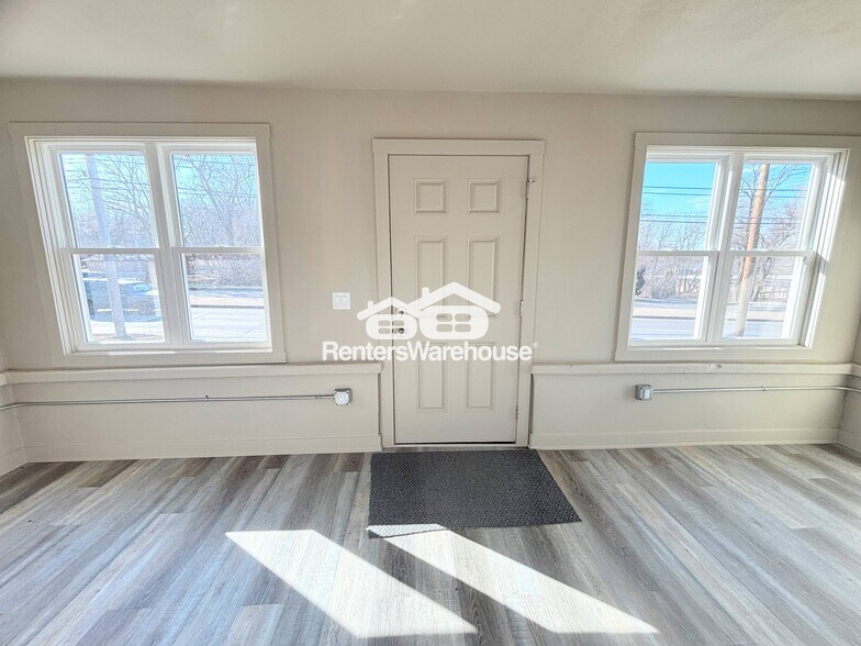 Building Photo - 2621 SE 14th St