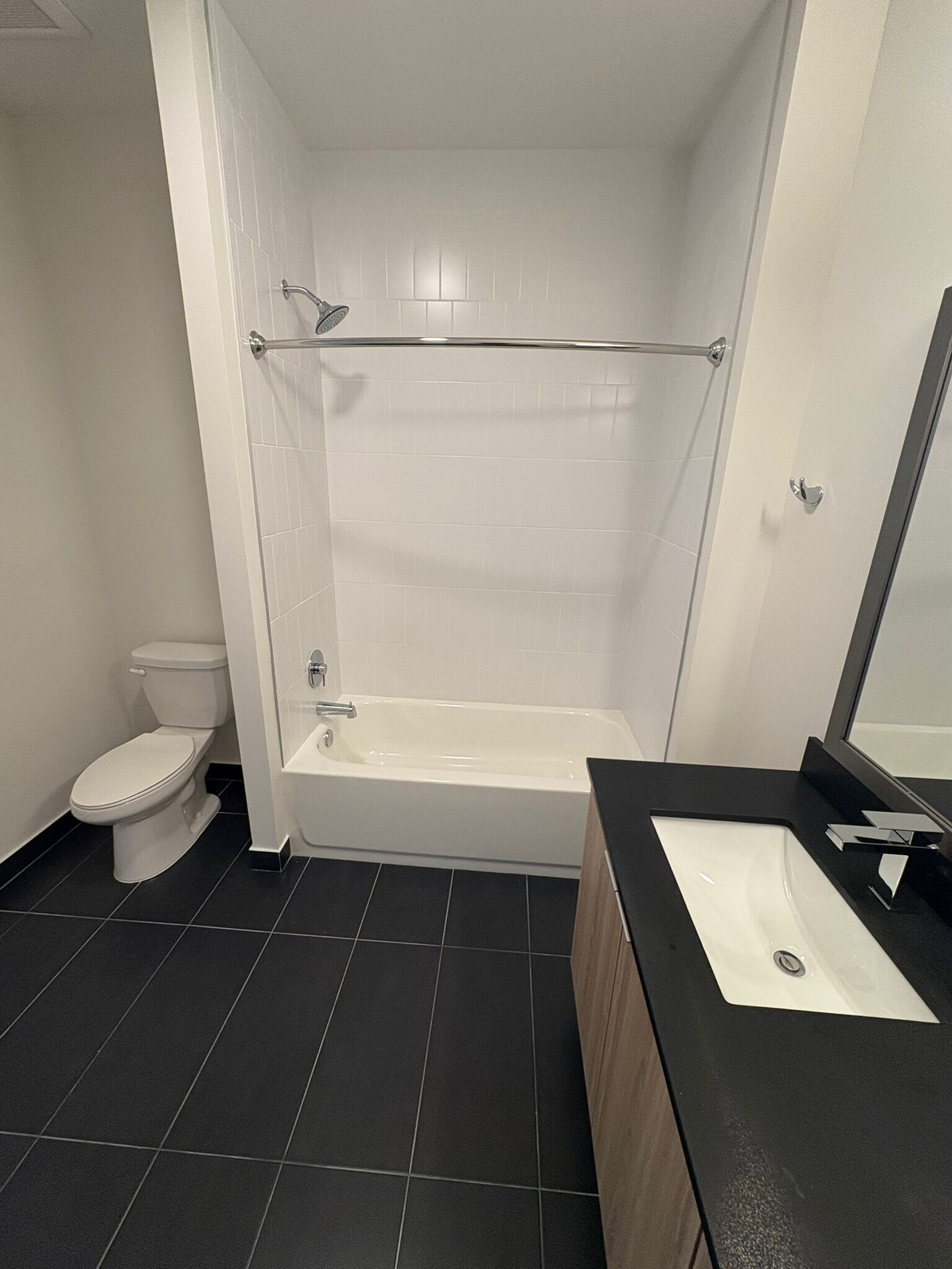 Building Photo - 981 E 27th St