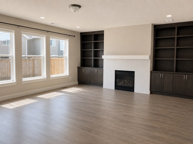 Building Photo - Gorgeous Reeds Crossing 4 BD | 2.5 BA | 3,057 sqft. Single Family Home | EV Charging Outlet | Loc...