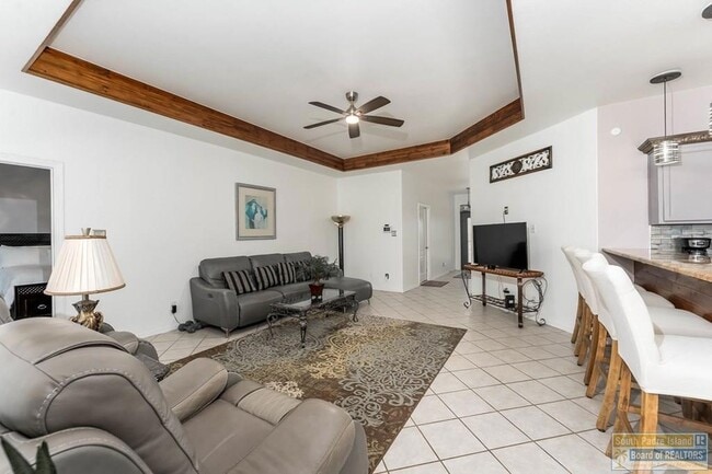 Building Photo - 1 Torrey Pines Dr