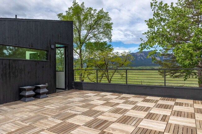 Building Photo - Modern Luxury Rental with Unobstructed Fla...