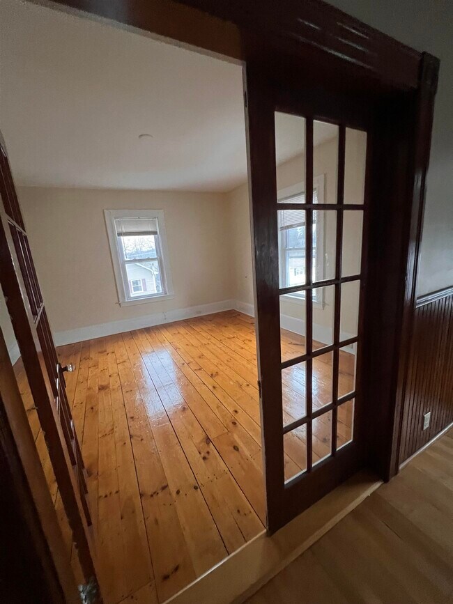 Building Photo - 198 Alsace St