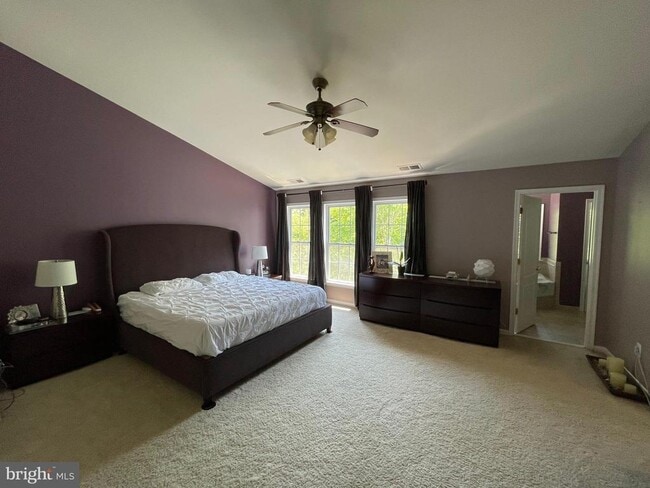 Building Photo - 22098 Avonworth Square