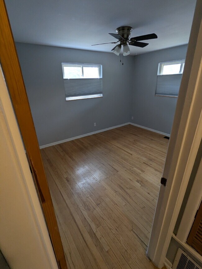 Building Photo - 7070 Beacon Way