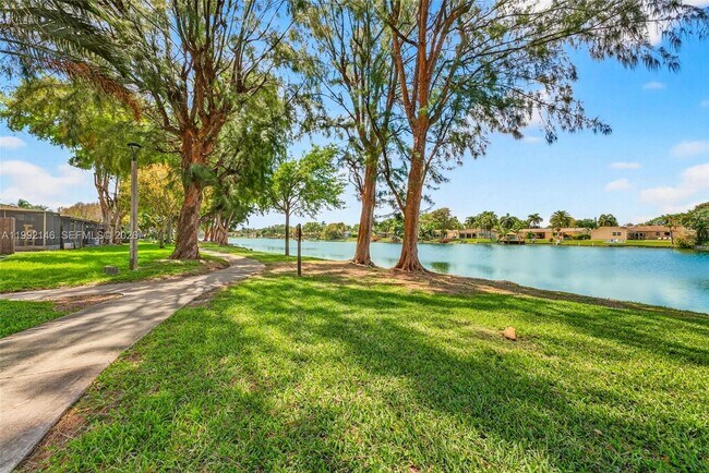 Building Photo - 10351 Juniper Ct