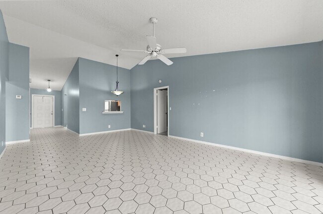 Building Photo - 8495 Lakepoint Ct