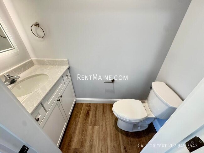 Building Photo - 208 Rocky Rdg Dr