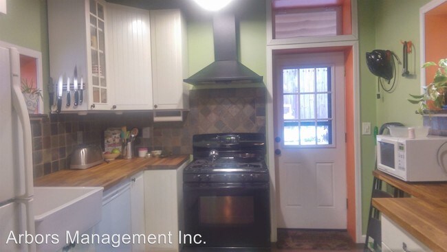 Building Photo - 2 br, 1.5 bath House - 297 42nd Street