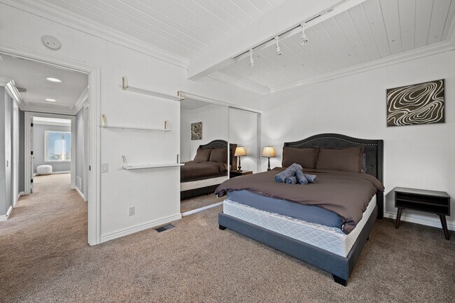 Building Photo - 11141 Limetree Dr