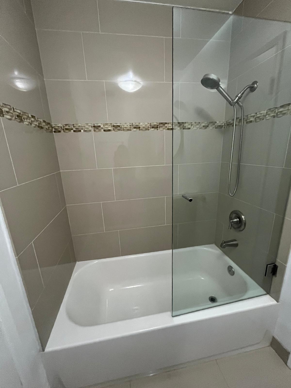 Building Photo - 358 S Gramercy Pl