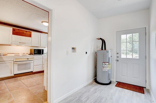 Building Photo - 301 Tatum Rd