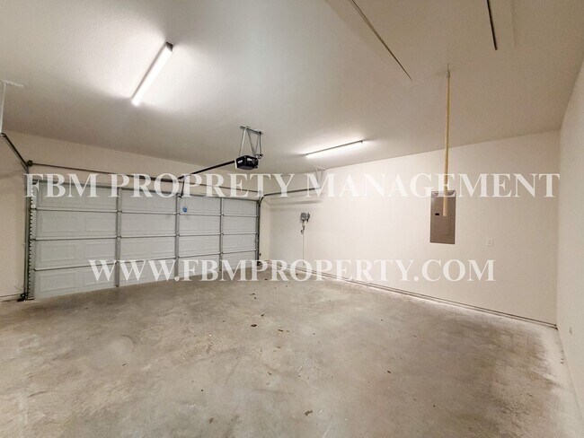 Building Photo - 903 Sunrise Ave