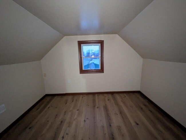 Building Photo - 1005 S Pittenger Rd