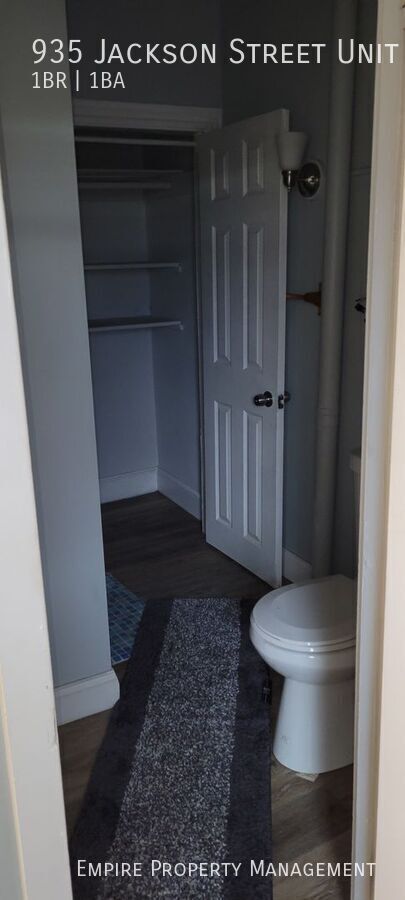 Building Photo - 935 Jackson St