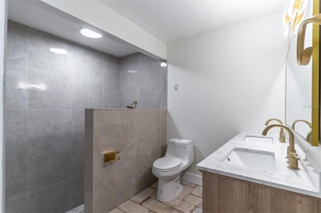 Building Photo - 16880 SE 63rd Ln