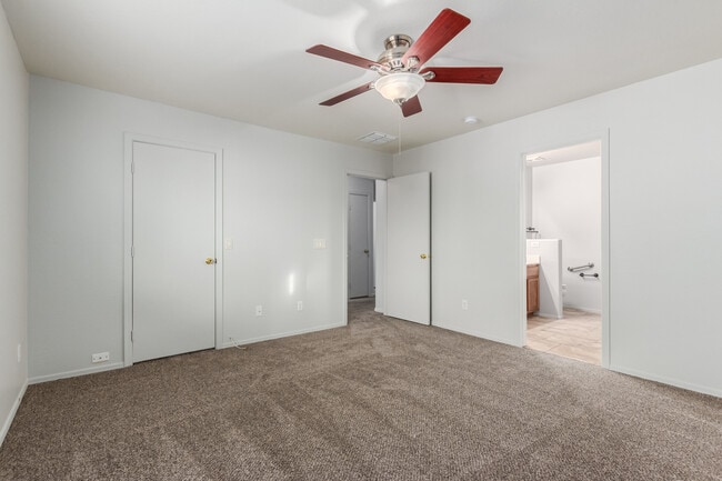 Building Photo - 2574 E Meadow Mist Ln