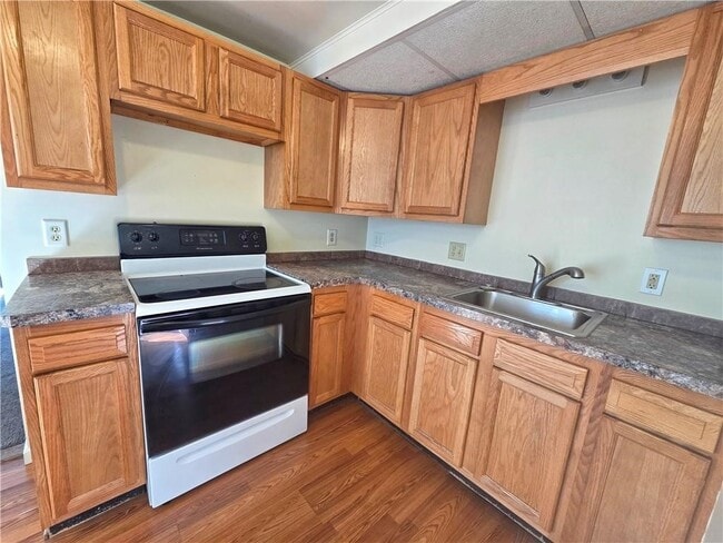 Building Photo - 235 B Allen St