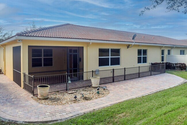 Building Photo - PGA Verano