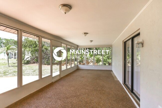 Building Photo - 3 Bedroom Pet-Friendly Home in ENGLEWOOD, FL with Main Street Renewal