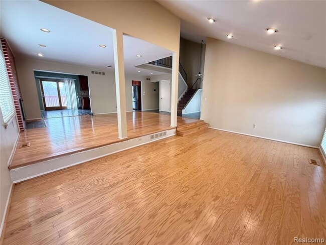 Building Photo - 6842 Indian Creek Dr