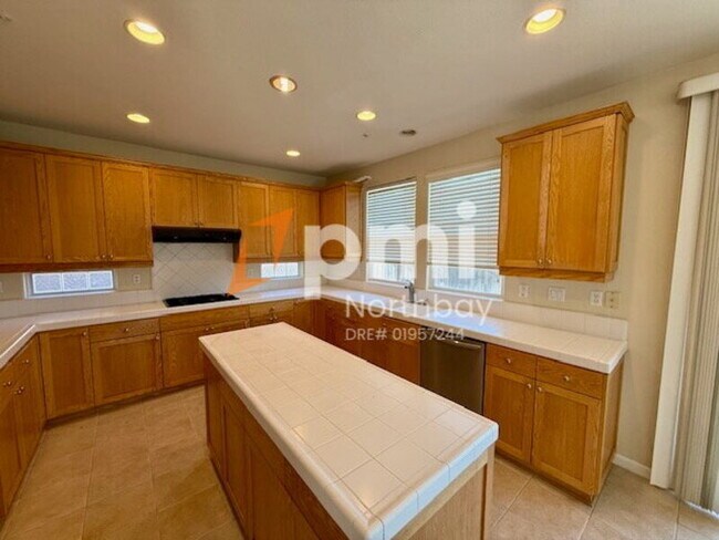 Building Photo - 869 Emerald Hills Cir
