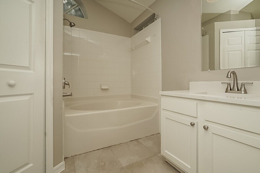 Building Photo - 14943 Deer Meadow Dr